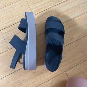 Crocs Brooklyn Wedges 9